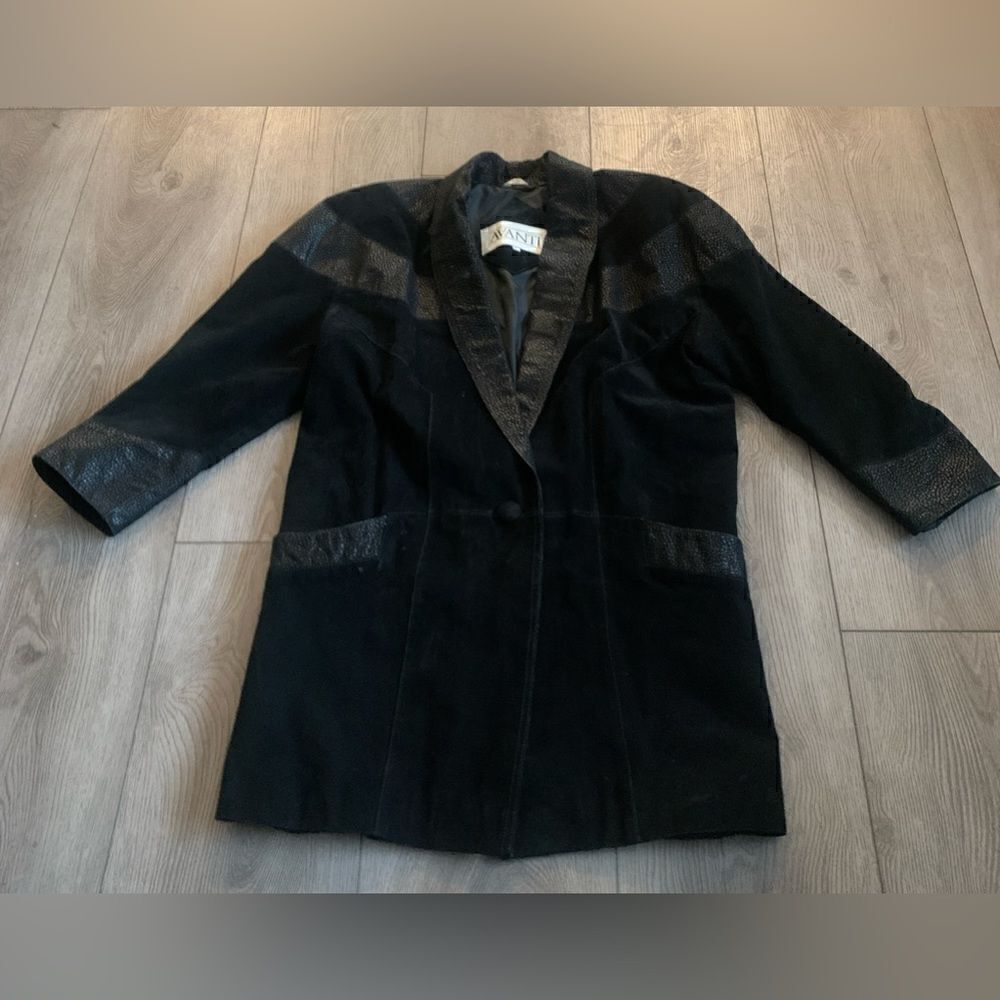 Avanti size M coat used in good condition and soft